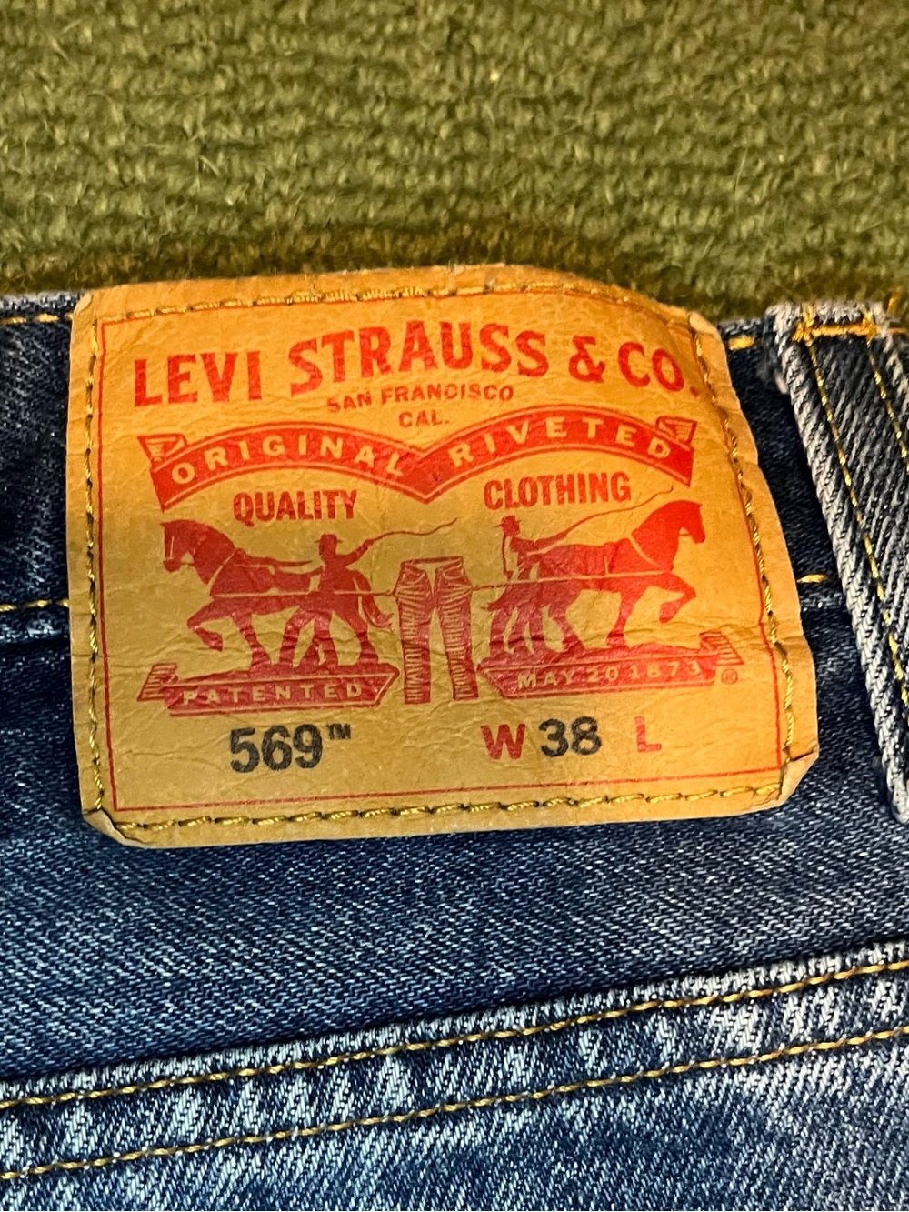 Men’s Levi’s 569 Shorts - Size 38